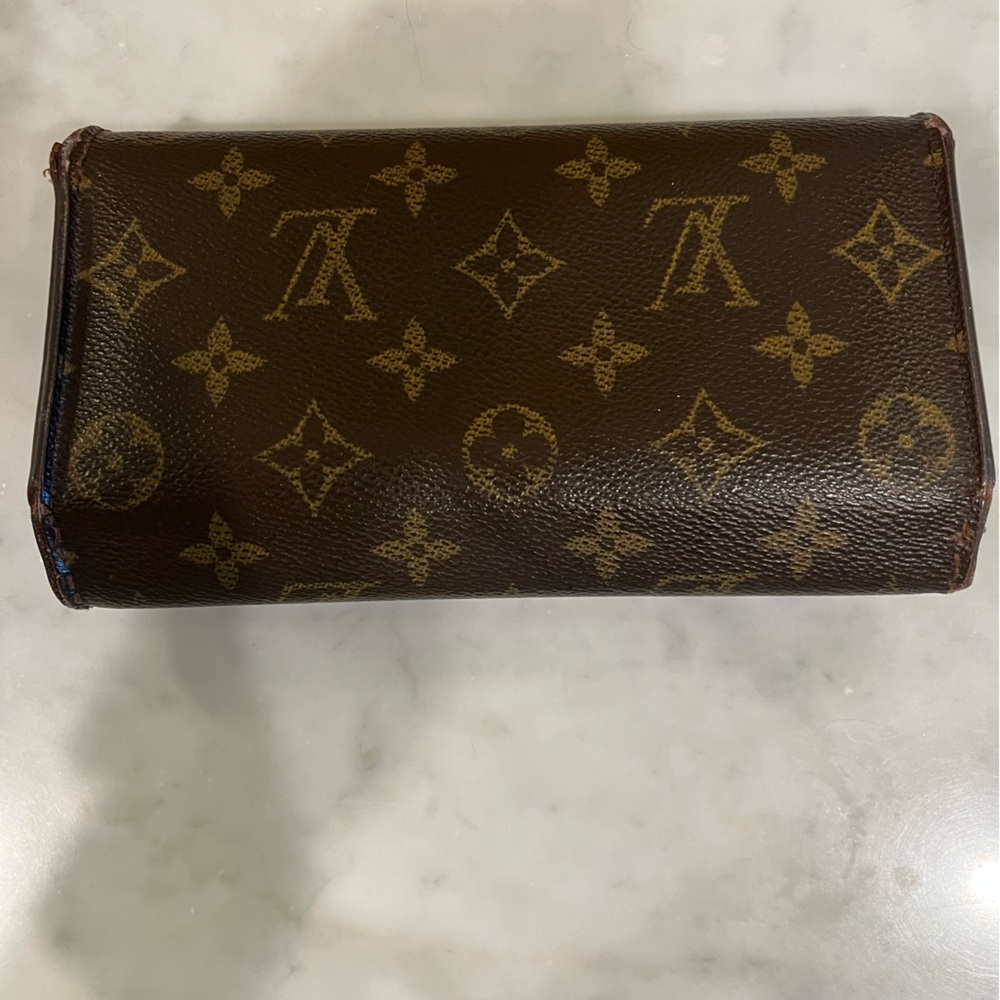 Louis Vuitton Monogram Wallet - Picture 2 of 12